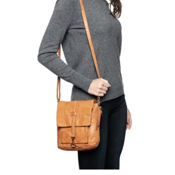 Frye Rubie Messenger Crossbody Bag Cognac - Picture 2 of 2